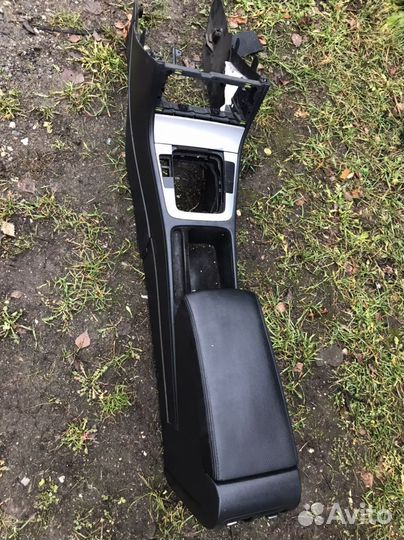 Подлокотник Volkswagen Passat B6