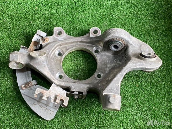 Кулак задний правый Mercedes-Benz E-Class W213