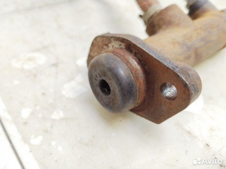 Цилиндр сцепления главный Лада Нива 21214 2005
