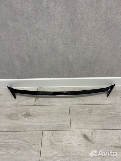 Молдинг решетки радиатора Lexus CT200h