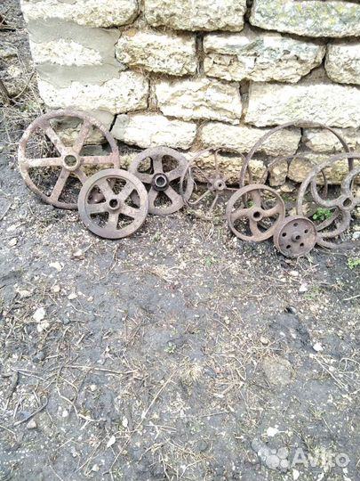 Старые железные колёса