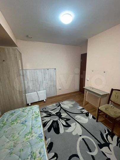 Комната 8 м² в 5-к., 1/6 эт.