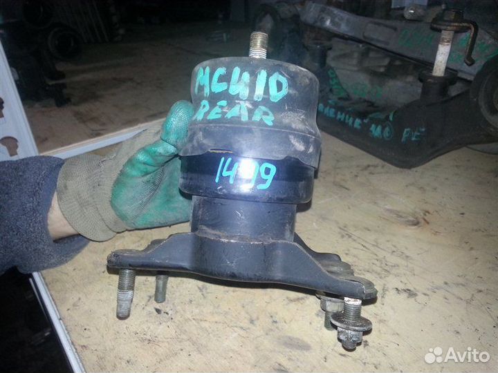 Подушка двигателя задняя Toyota Harrier MCU10