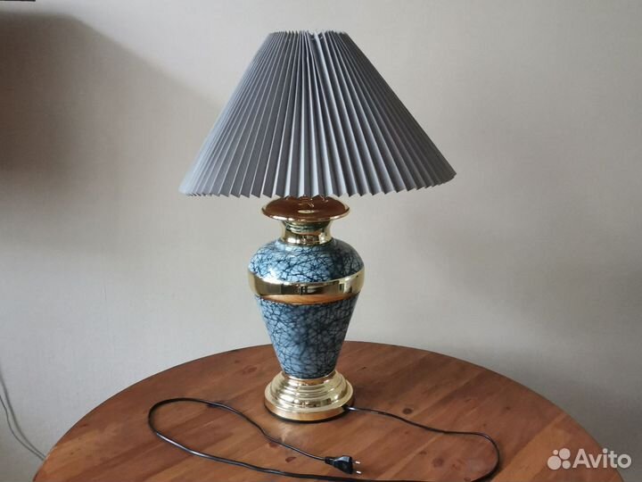 Лампа настольная