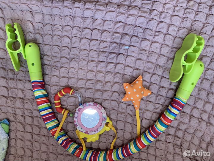 Развивающие игрушки, погремушки для малыша