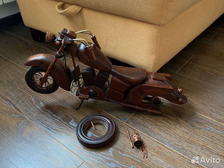 Модель мотоцикла деревянная