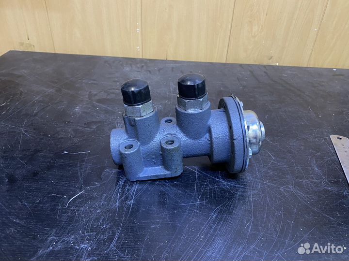 Гидрораспределитель прицепа камаз