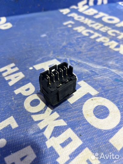 Кнопка стеклоподъемника Citroen Xsara лифтбэк 1998