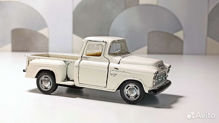 Машинки Cadillac и Chevrolet