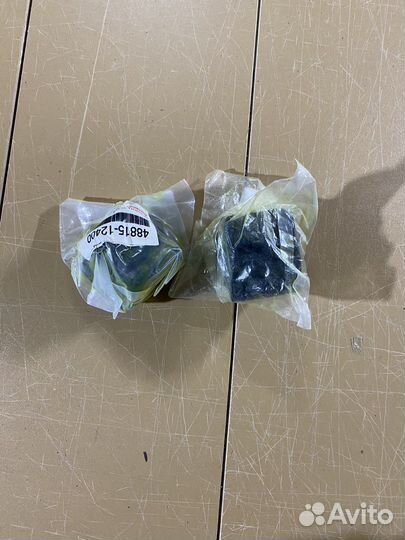 Втулки переднего стабилизатора комплект. Corolla