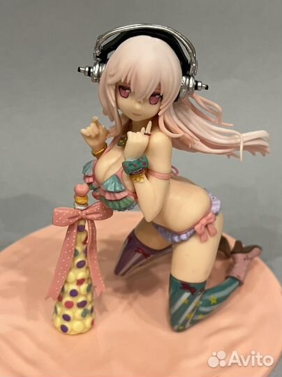 Фигурка аниме super sonico