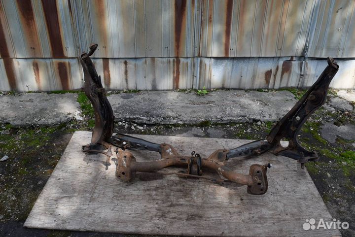 Балка задняя Honda CR-V рест. 2001