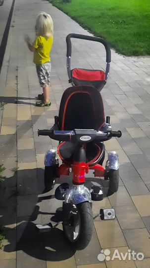 Велосипед трёхколёсный с ручкой