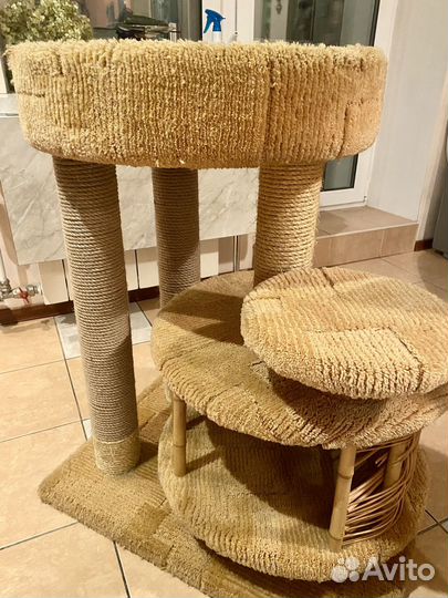 Домик для кошек с когтеточкой