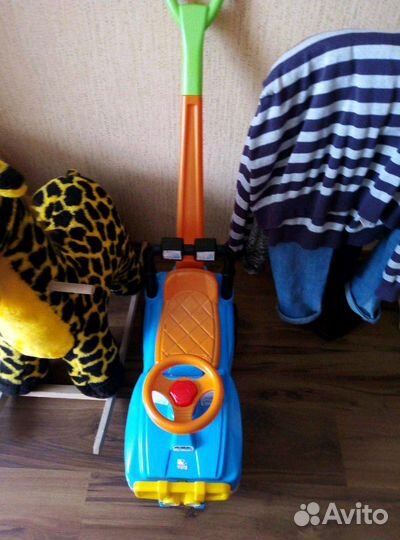 Машинка с родительской ручкой