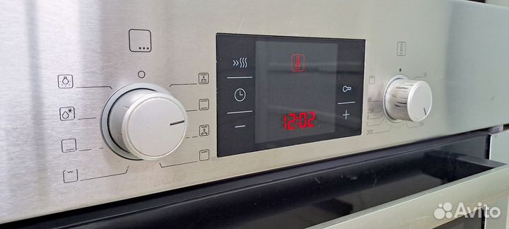 Духовой шкаф Bosch в идеальном состоянии