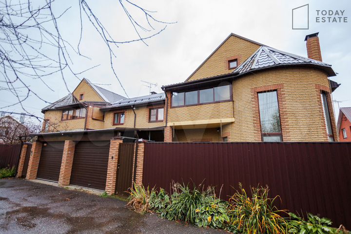 Коттедж 200 м² на участке 3 сот.