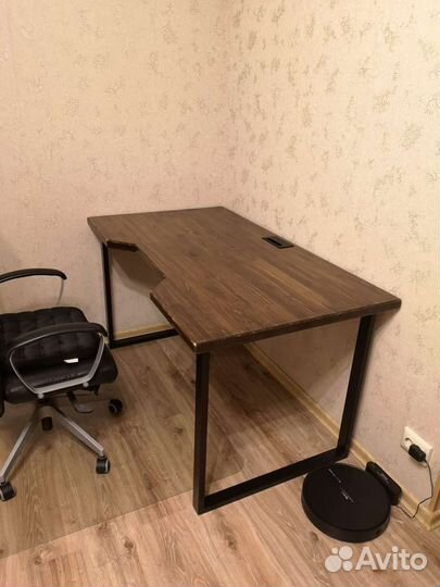 Компьютерный стол в стиле лофт