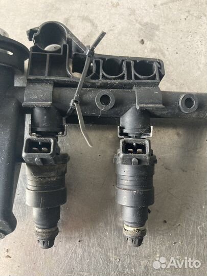 Топливные форсунки Пежо 405 2.0