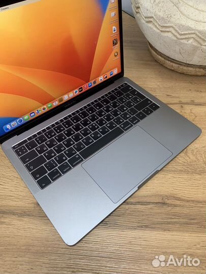 MacBook Pro 13 2017 i7 16gb 251gb