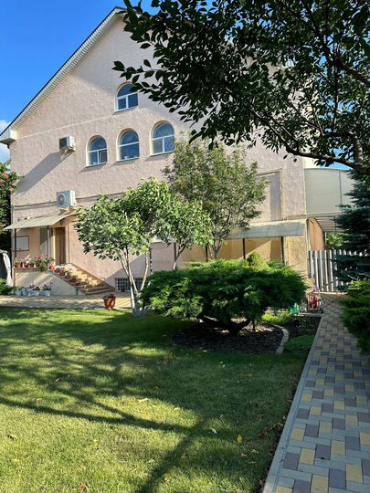 Дом 450 м² на участке 8,5 сот.