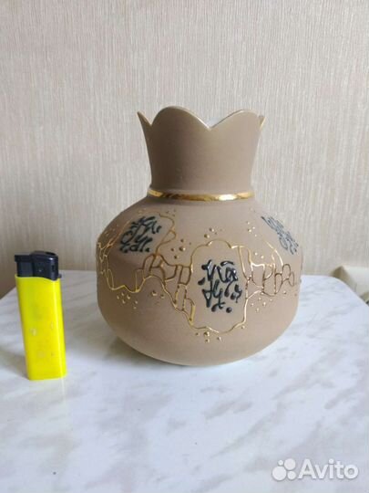 Фарфоровые вазы