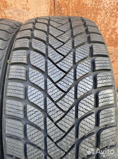 Delinte WD6 225/55 R17