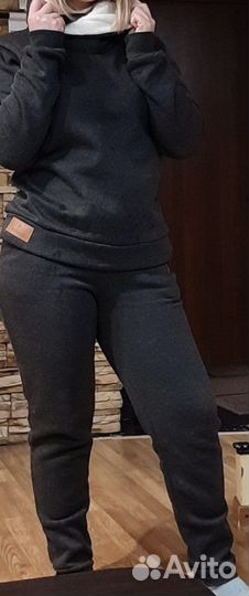 Спортивный костюм утепленный новый