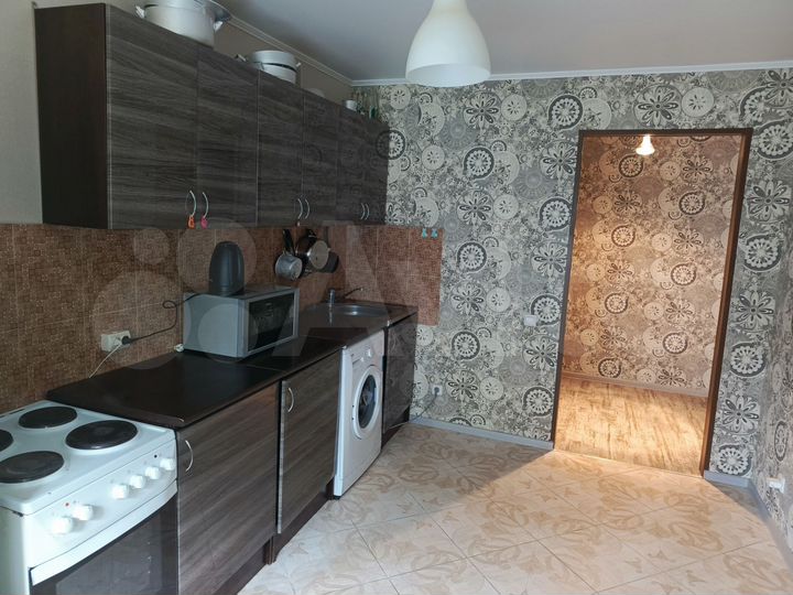 2-к. квартира, 63 м², 1/10 эт.