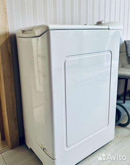 Стиральная машина с вертикальной загрузкой