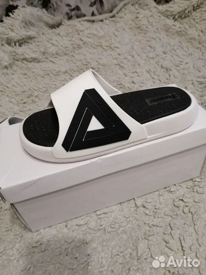 Сланцы женские новые