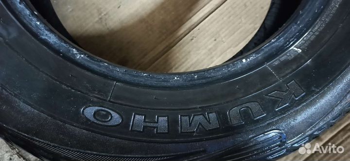 Kumho Road Venture APT KL51 235/65 R17 104H