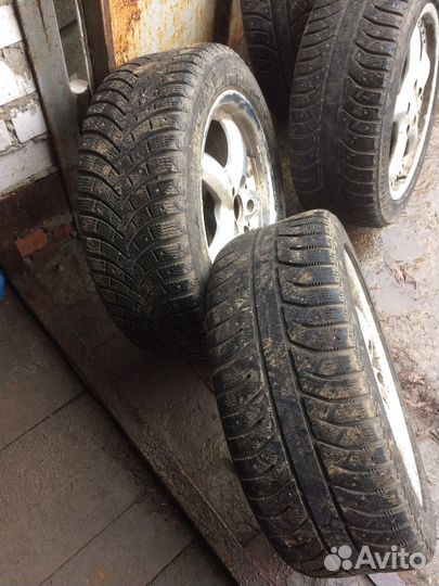 Bridgestone Ice Cruiser 5000 215/50 R17