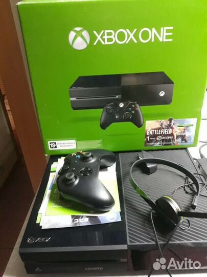 Xbox One + FIFA 22+ много игр