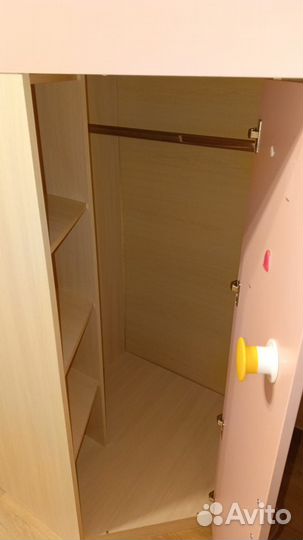 Кровать чердак со столом и шкафом