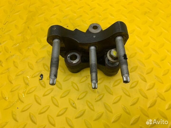 Кронштейн двс правый Ford Transit 8 FCD 310M