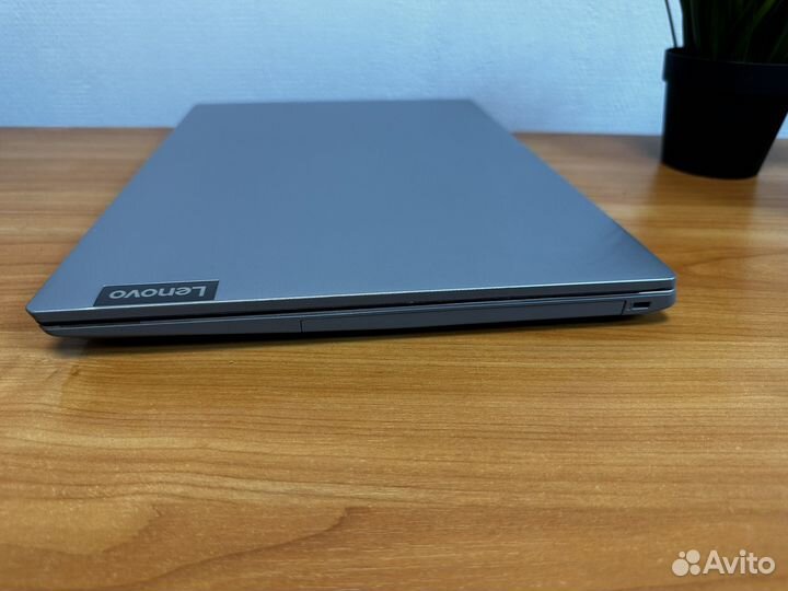 Lenovo ideapad L340 / Ryzen 5 / Vega 8 / SSD 240