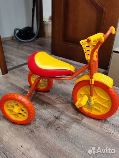 Велосипед трехколесный зубренок