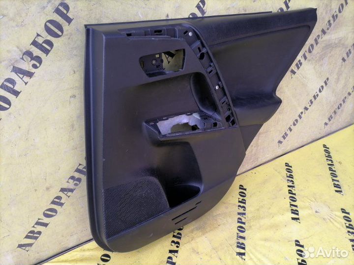 Обшивка двери задней правой Toyota Rav4 40