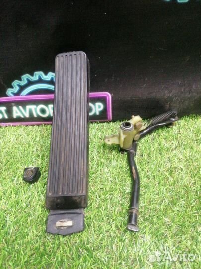 Педаль газа Mercedes-Benz G-Class W463 M 104