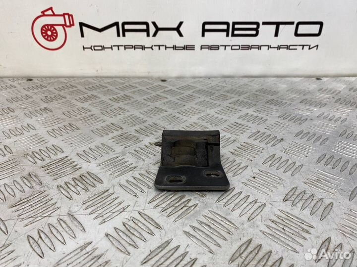 Б/У отбойник крышки багажника правый Volkswagen