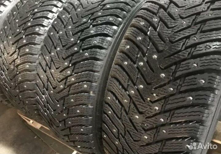 Nokian Tyres Hakkapeliitta 8 215/55 R17