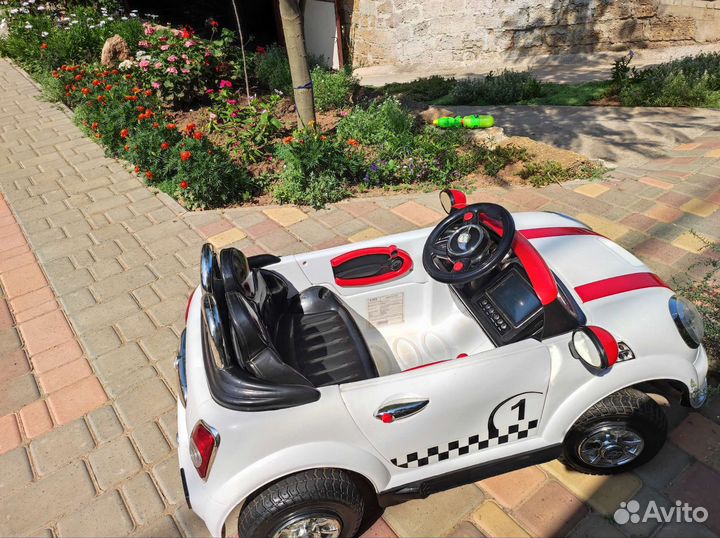 Детский электромобиль бу