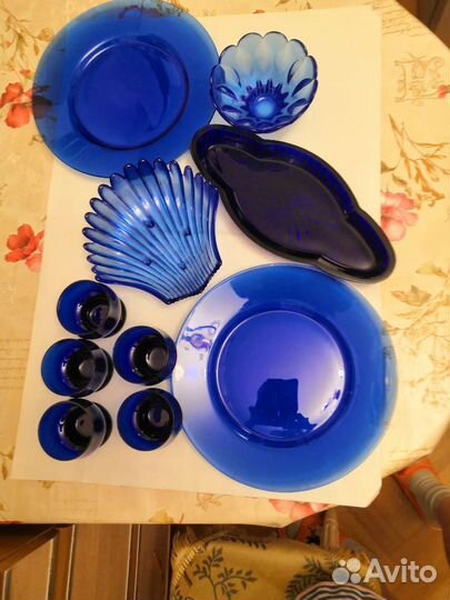 Набор столовой посуды из синего стекла 10 предм