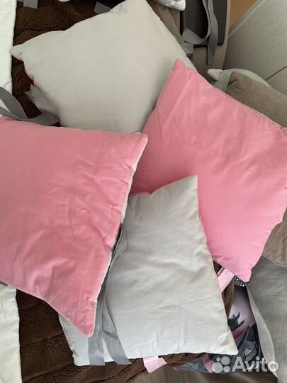 Комплект в кроватку для девочки б/у