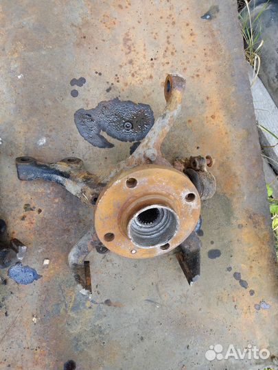 Передние поворотные кулаки VW Golf 2, Jetta 2