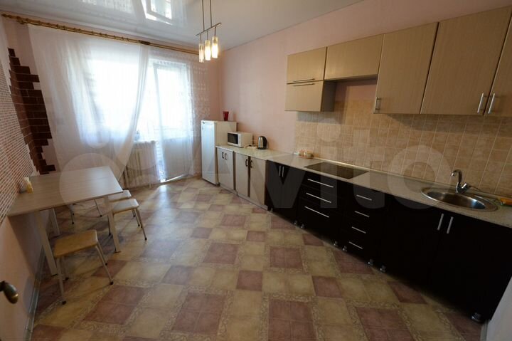 2-к. квартира, 88 м², 1/14 эт.