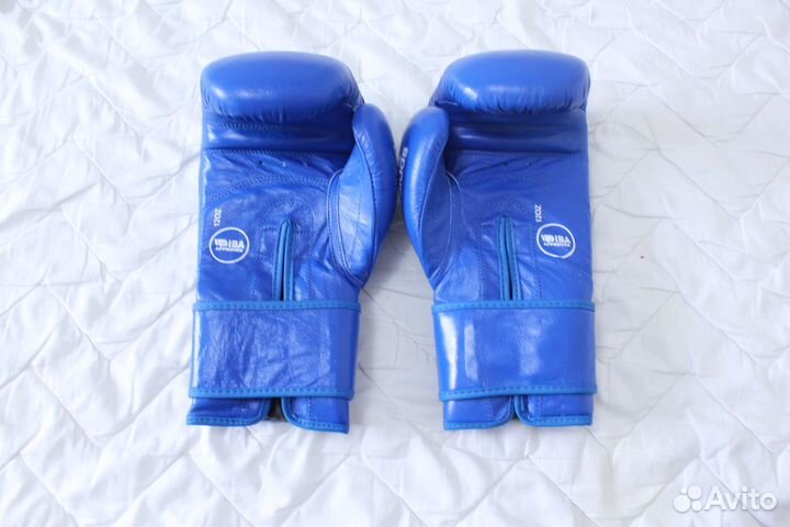 Боксерские перчатки
