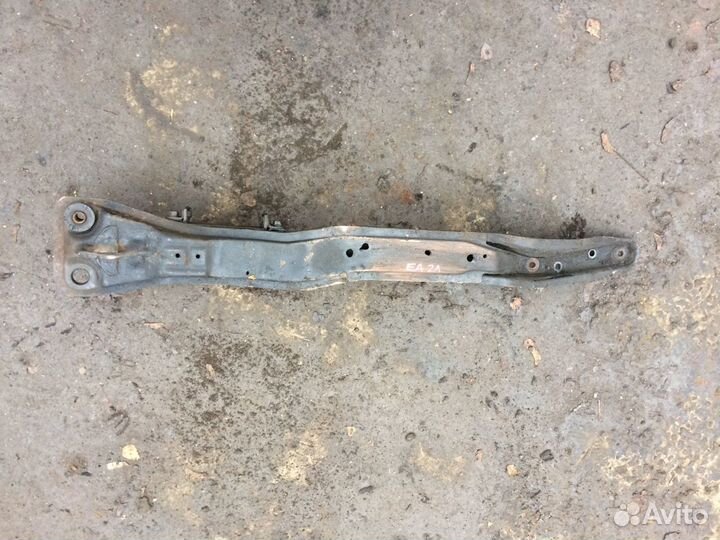 Балка подмоторная Mitsubishi Galant EA