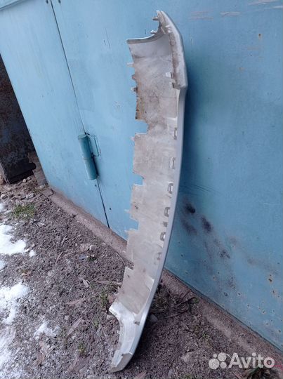 Накладка переднего бампера Yet